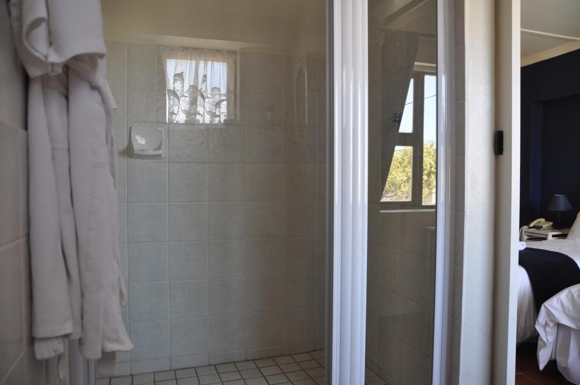 Saxon Lodge Gansbaai Exterior foto