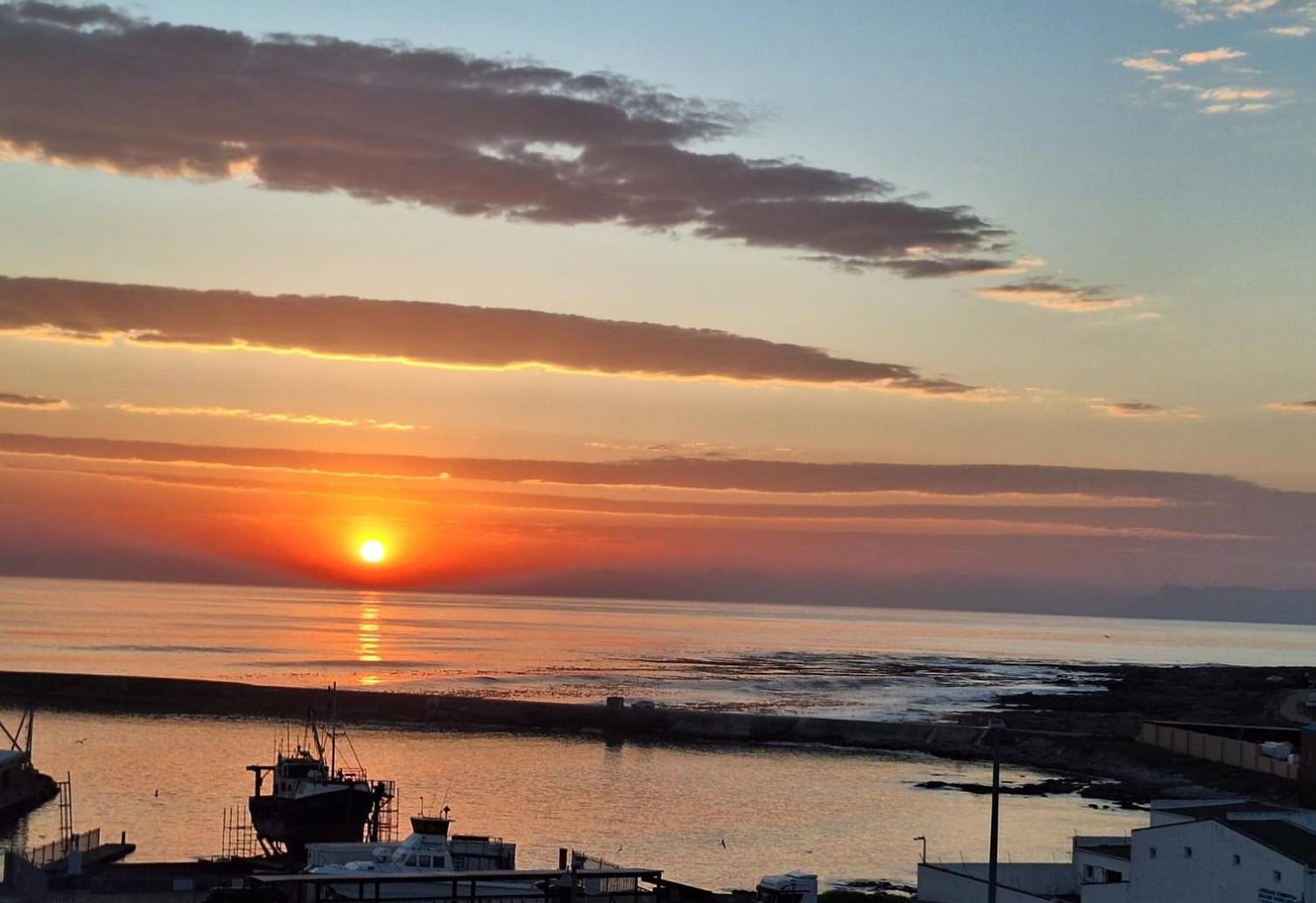 Saxon Lodge Gansbaai Exterior foto