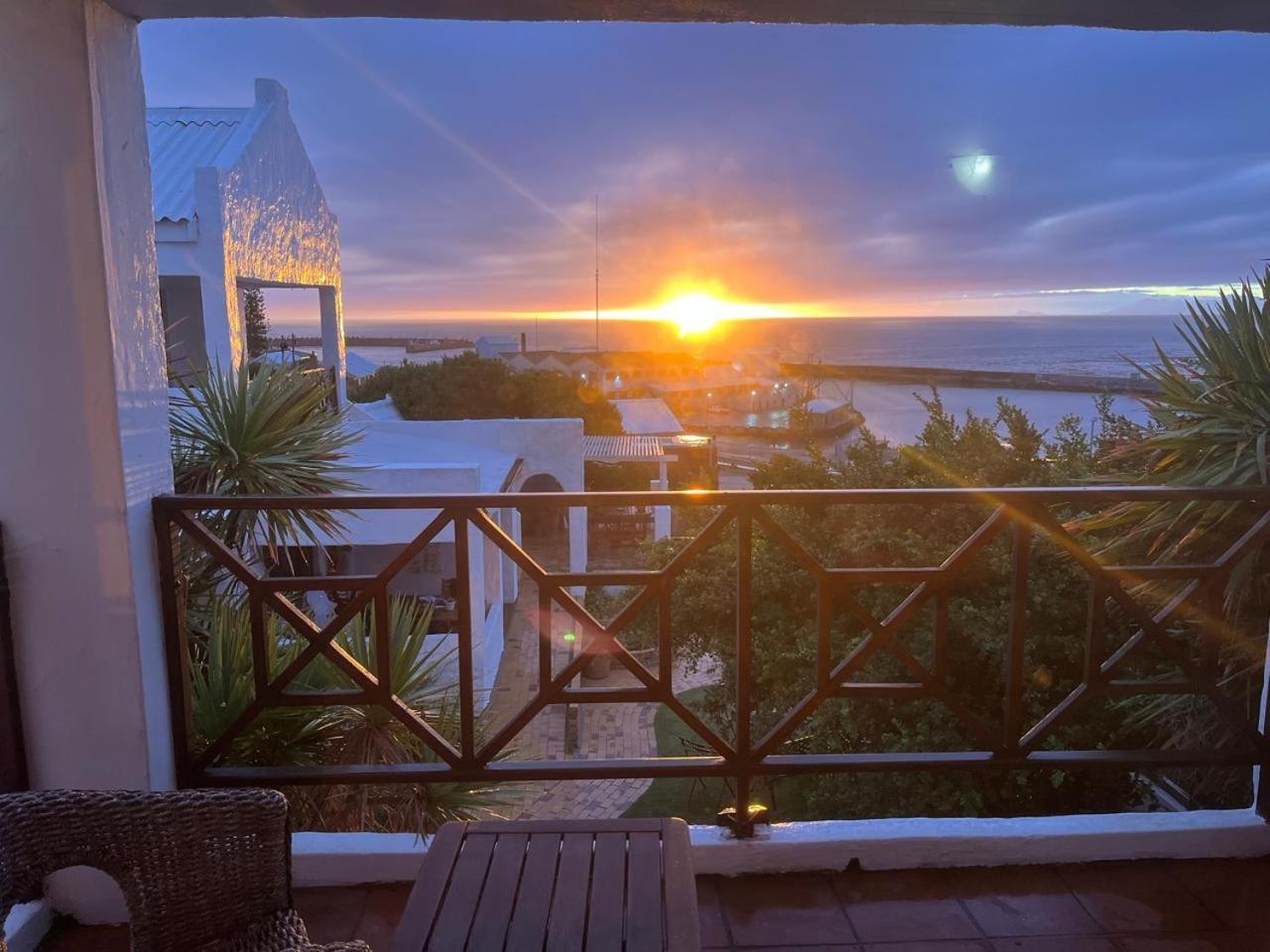 Saxon Lodge Gansbaai Exterior foto