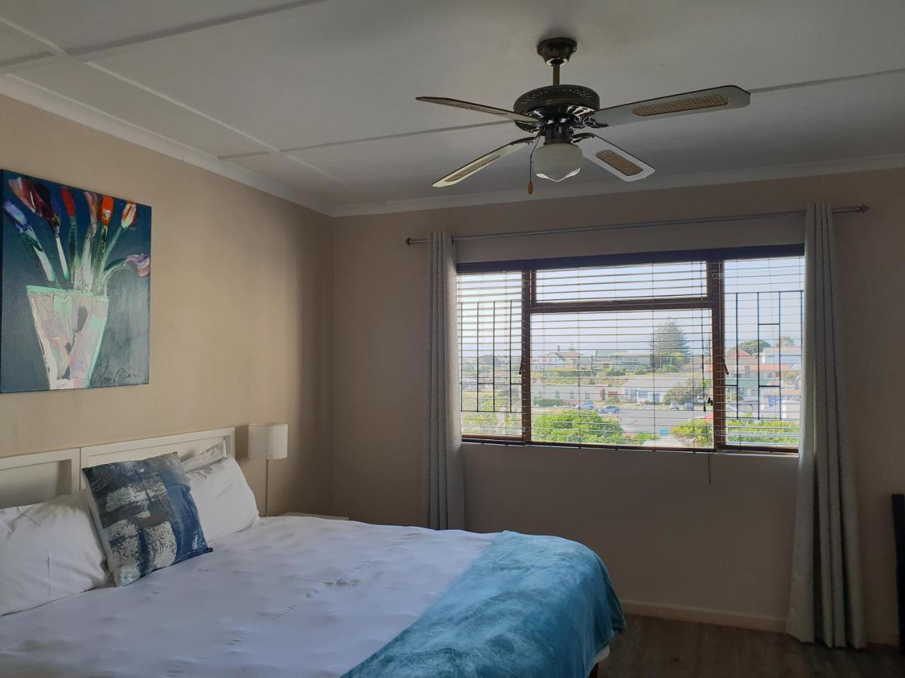 Saxon Lodge Gansbaai Exterior foto