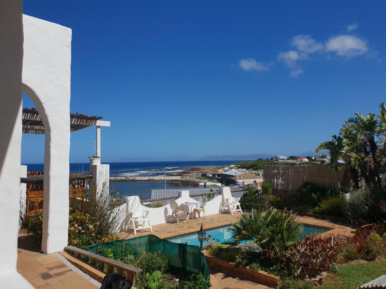 Saxon Lodge Gansbaai Exterior foto