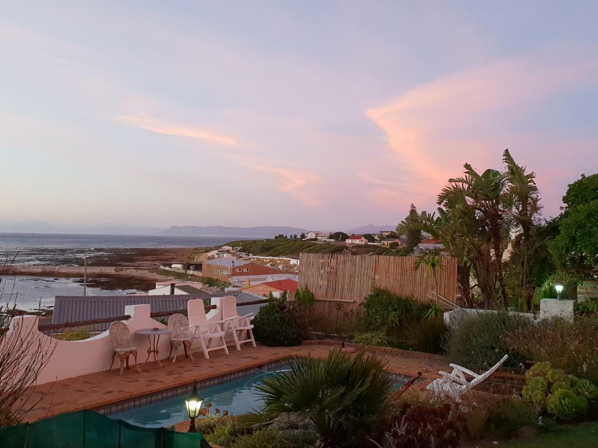 Saxon Lodge Gansbaai Exterior foto